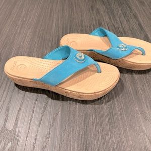 Gently used women’s croc sandles